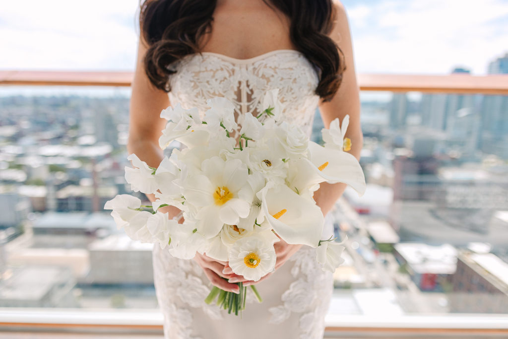 Brooklyn winery wedding calla lilies William vale hotel white ranunculus sweet pea Brooklyn NYC by Molly Oliver Flowers