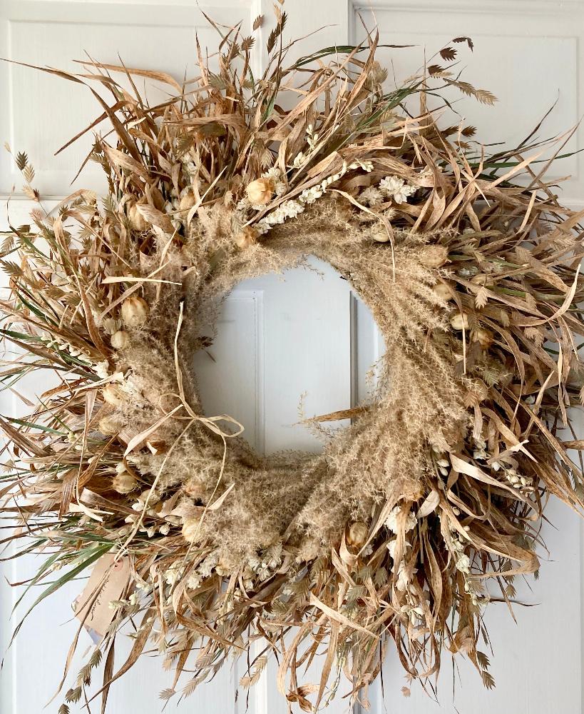 Miscanthus_larkspur_Nigella_and_Sea_Oats_wreath