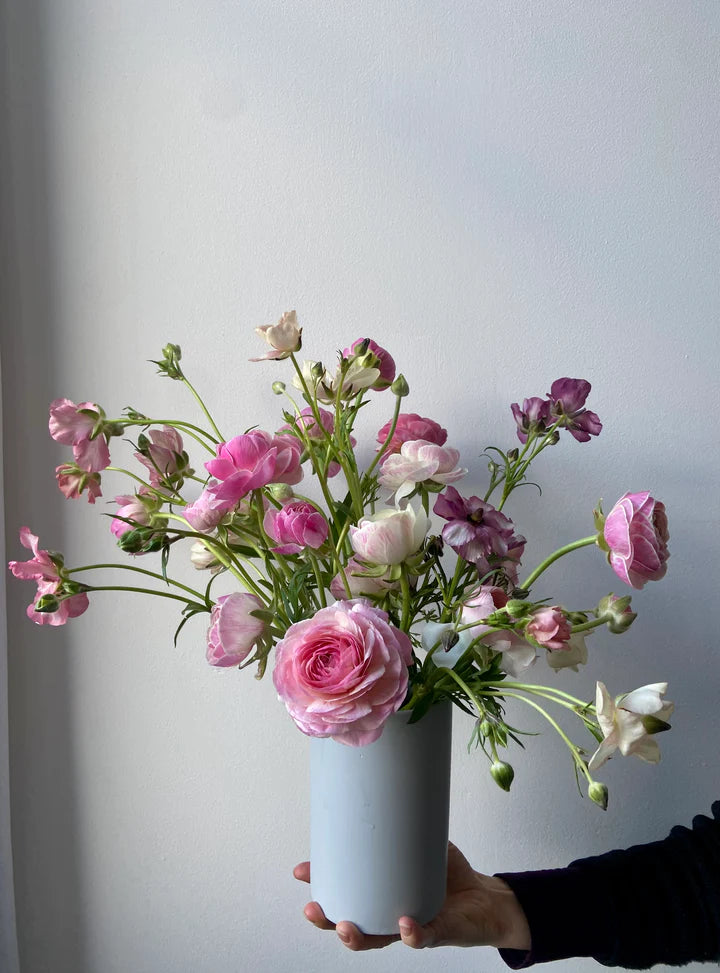 Ceramic vase arrangement gift compostable packaging seasonal flowers local flowers brooklyn ranunculus pink